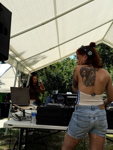 Gallery photo 4 of DJ SandyJ