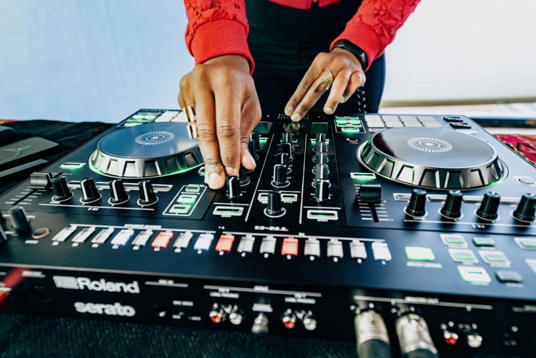 Gallery photo 2 of DJ SassyBlack