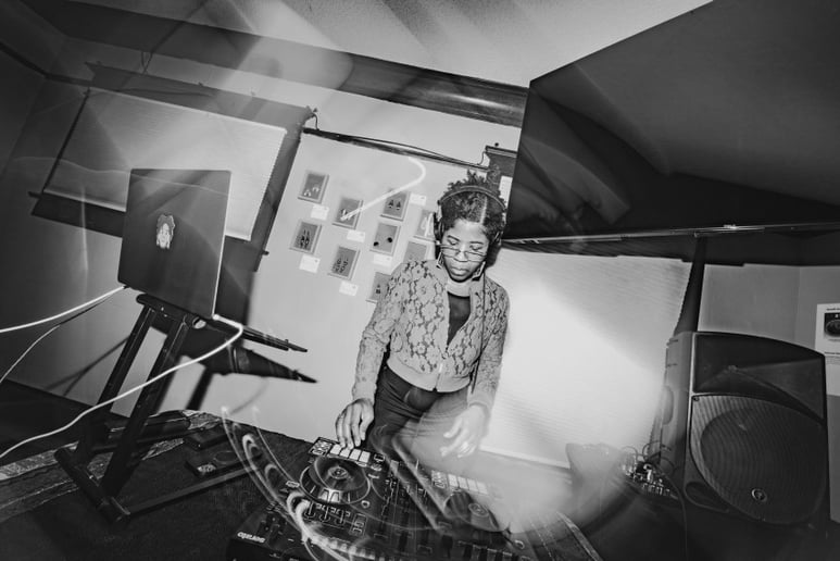 Gallery photo 3 of DJ SassyBlack