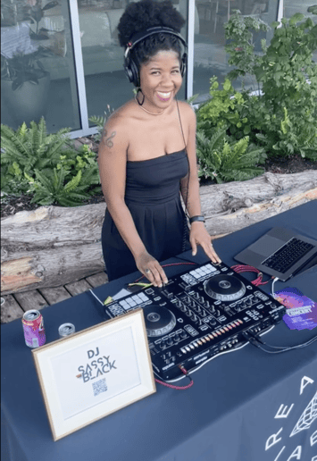 Gallery photo 1 of DJ SassyBlack