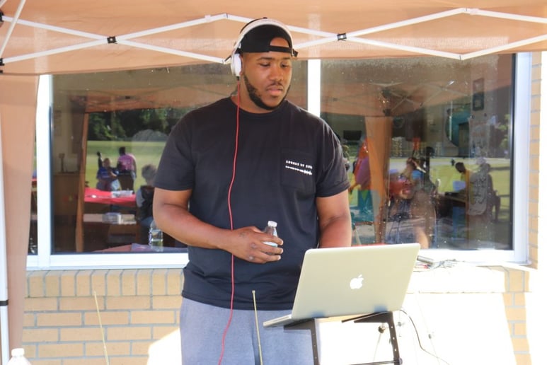 Gallery photo 9 of DJ Saxx