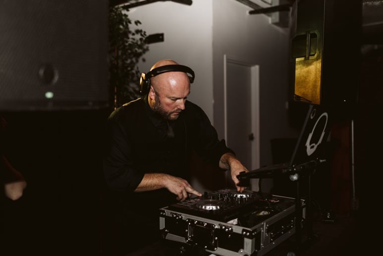 Gallery photo 4 of Dj Scubasteve