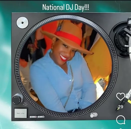 Gallery photo 1 of DJ Se' Si Bon