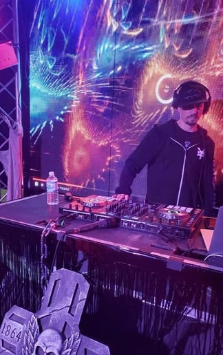 Gallery photo 5 of DJ Sean Sinclair
