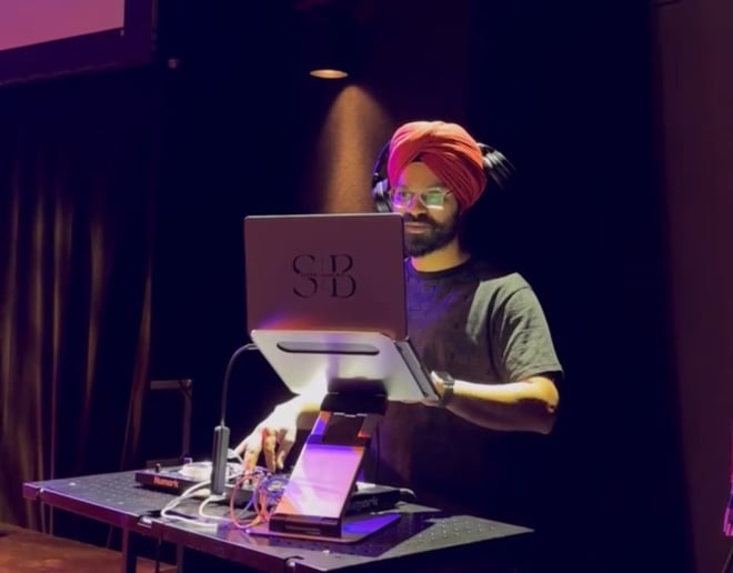 Gallery photo 2 of DJ Shammi