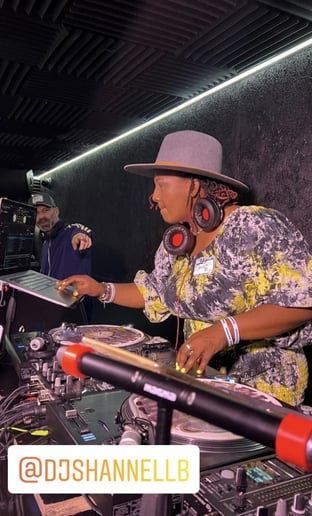 Gallery photo 1 of Dj Shannell B.