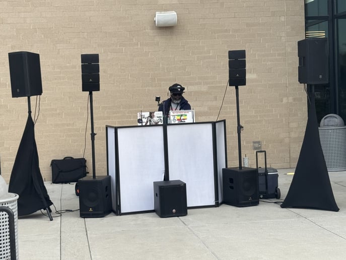 Gallery photo 4 of Dj Shawn Vega