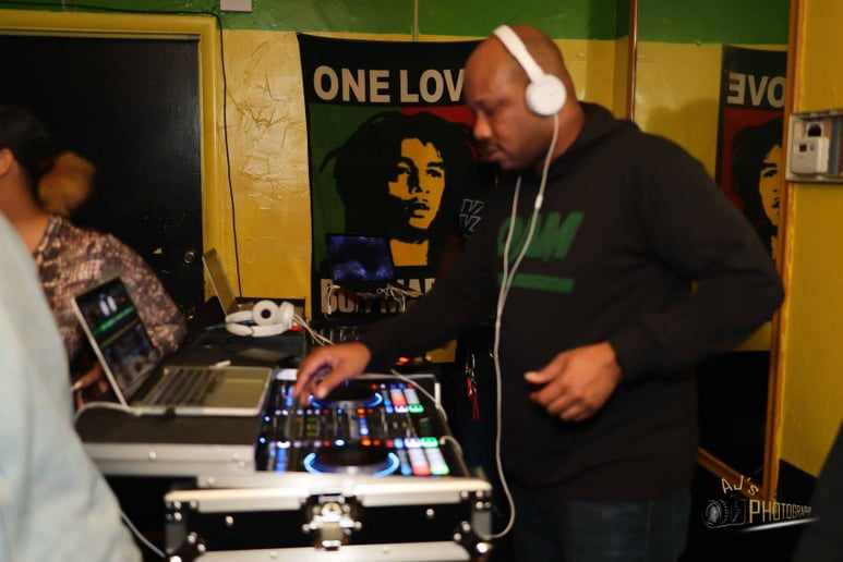 Gallery photo 2 of Dj Shine