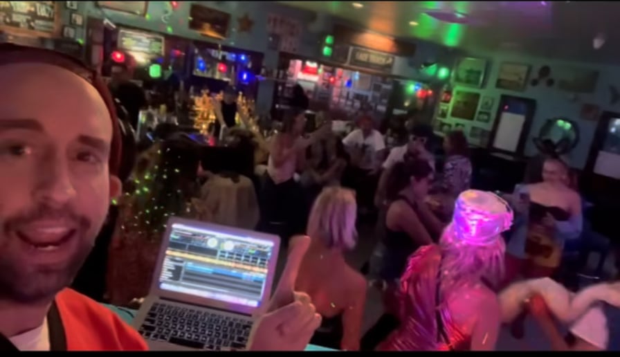 Gallery photo 5 of Dj Shinymirrorball