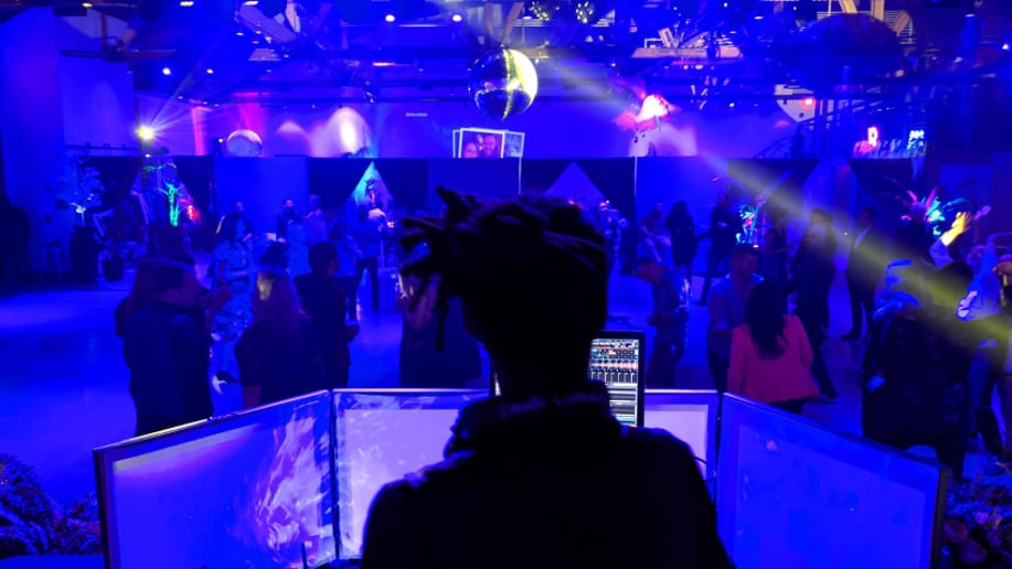 Gallery photo 9 of Dj Shy