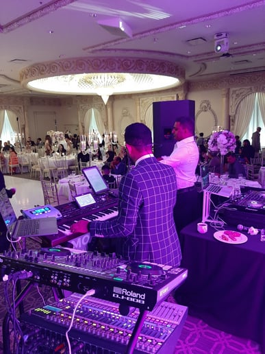Gallery photo 34 of Dj Sizzle