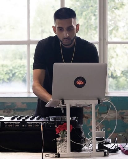 Gallery photo 25 of Dj Sizzle