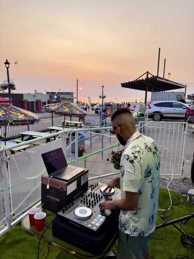 Gallery photo 3 of Dj Sizzle
