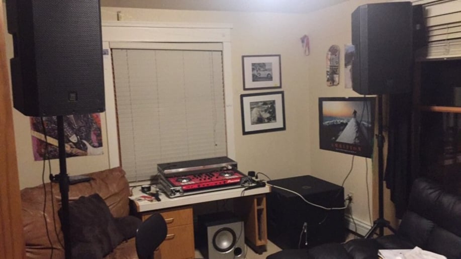 Gallery photo 1 of DJ Skyy