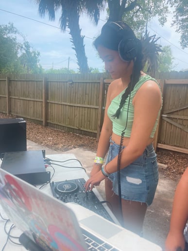 Gallery photo 1 of DJ Slowphia