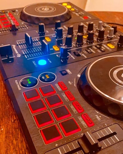 Gallery photo 2 of DJ Slyck