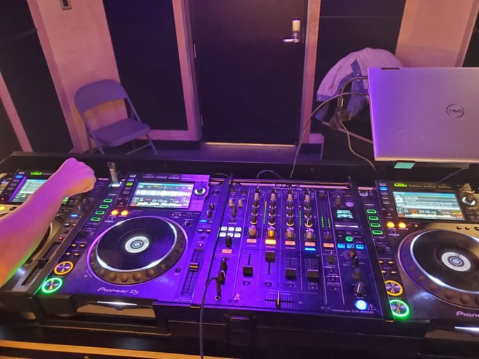 Gallery photo 3 of DJ Slyck