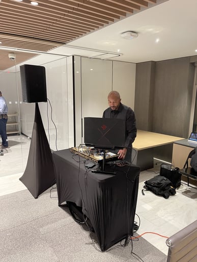 Gallery photo 2 of Dj Smoove
