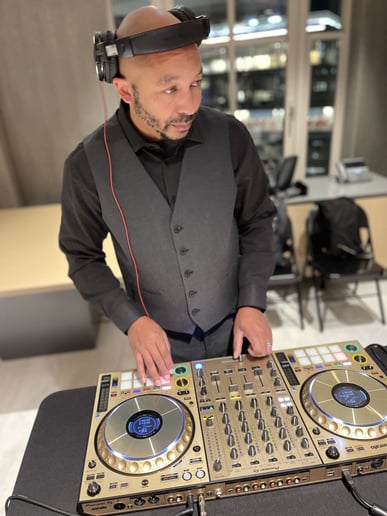 Gallery photo 6 of Dj Smoove