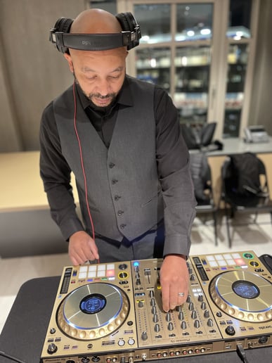 Gallery photo 7 of Dj Smoove