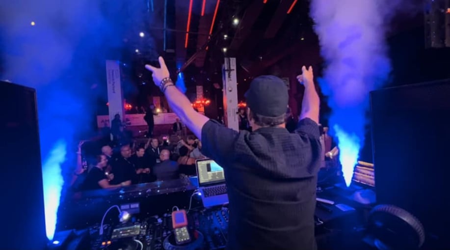 Gallery photo 15 of DJ Snow