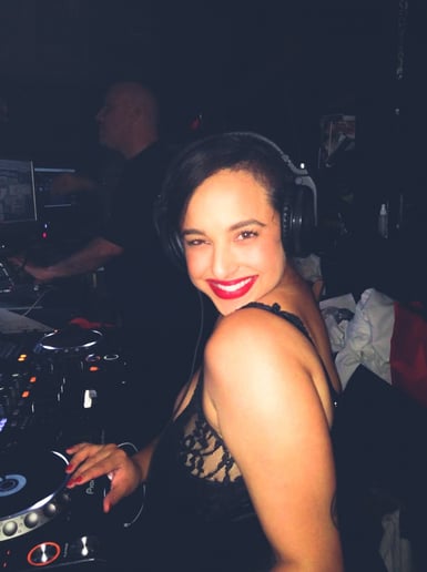 Gallery photo 3 of DJ Soft Cherry