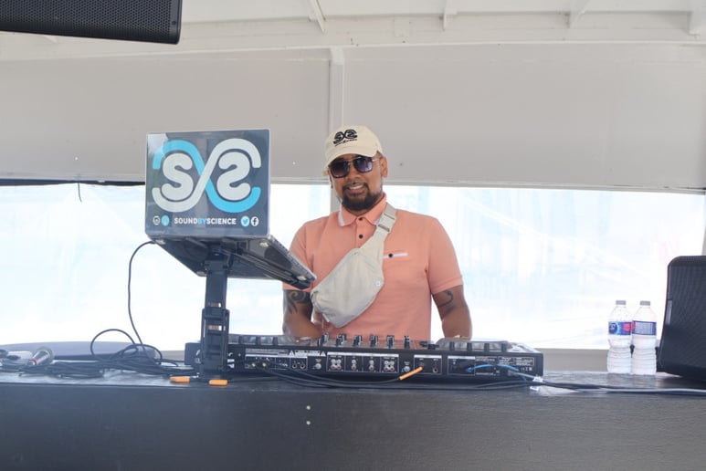 Gallery photo 9 of DJ Sound By Science