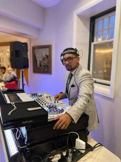 Gallery photo 10 of DJ Sound By Science