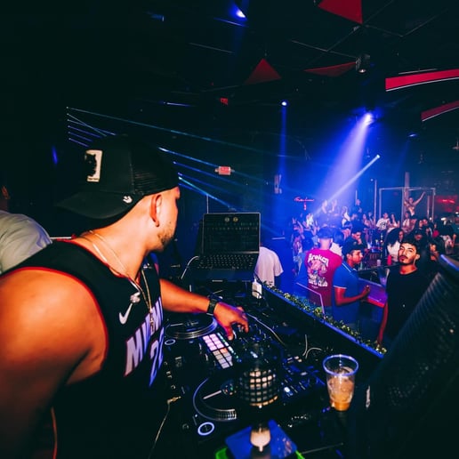 Gallery photo 11 of DJ South Beach