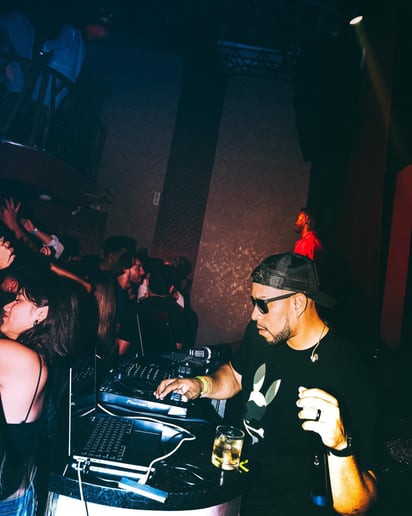 Gallery photo 12 of DJ South Beach
