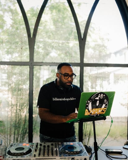 Gallery photo 4 of DJ Specs