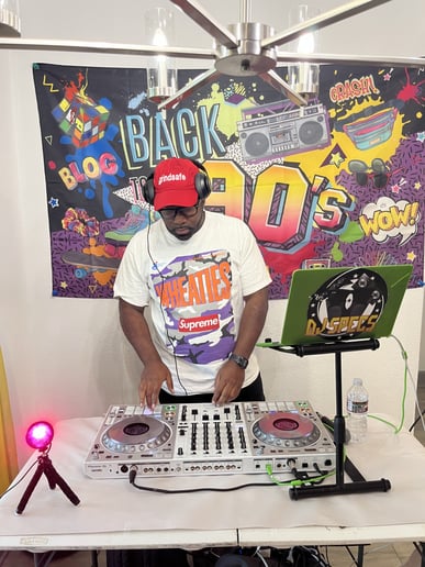 Gallery photo 9 of DJ Specs