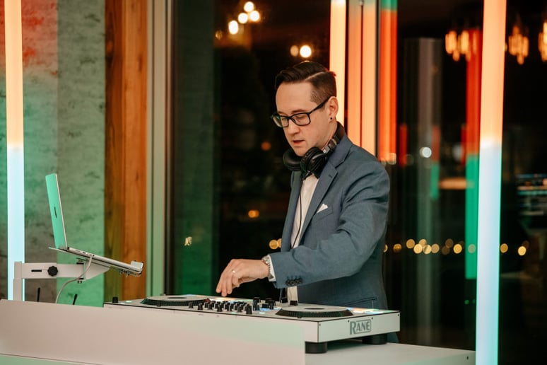 Gallery photo 6 of DJ Spinalshift