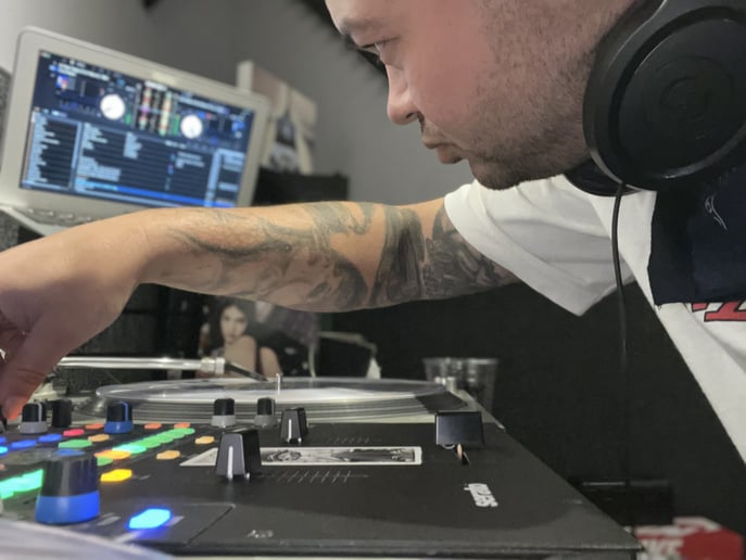 Gallery photo 2 of DJ Steve Nice