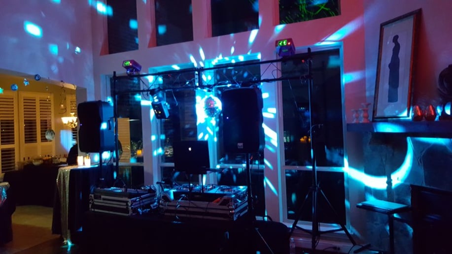 Gallery photo 8 of DJ Stylez
