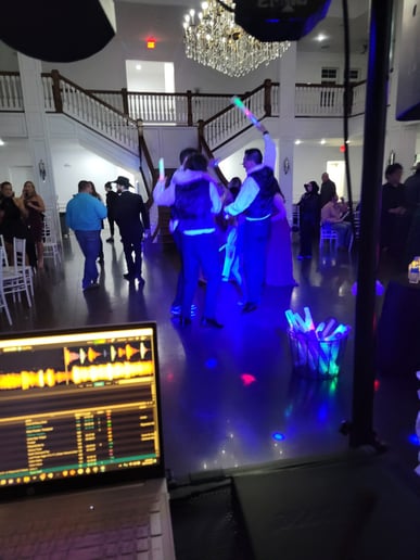 Gallery photo 1 of DJ Suavaye