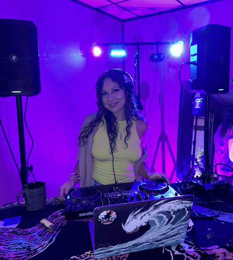 Gallery photo 2 of DJ Sunny D