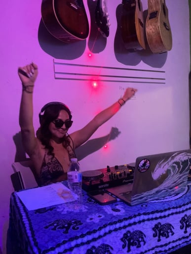 Gallery photo 3 of DJ Sunny D