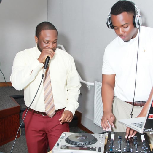 Gallery photo 3 of DJ Supaman