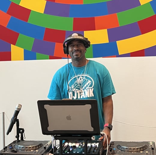 Gallery photo 3 of DJ Tank