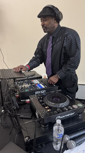 Gallery photo 4 of DJ Tank
