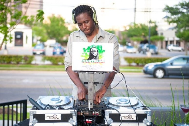 Gallery photo 4 of Dj Tantrum