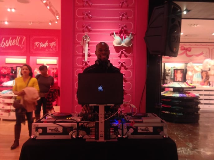 Gallery photo 8 of DJ Tecoy