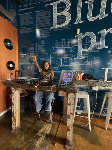 Gallery photo 7 of DJ Teeks
