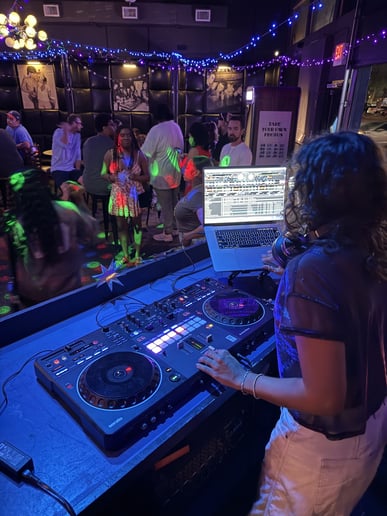Gallery photo 8 of DJ Teeks