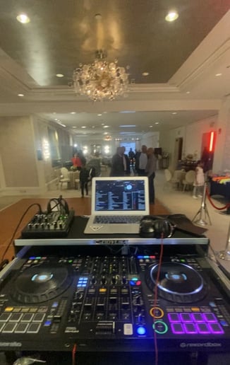 Gallery photo 7 of DJ Telo J