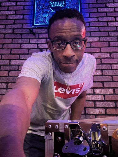 Gallery photo 1 of DJ Tez D