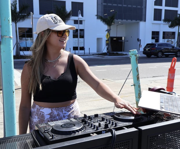 Gallery photo 2 of DJ TiffLand