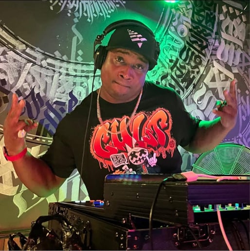 Gallery photo 1 of DJ Timbo