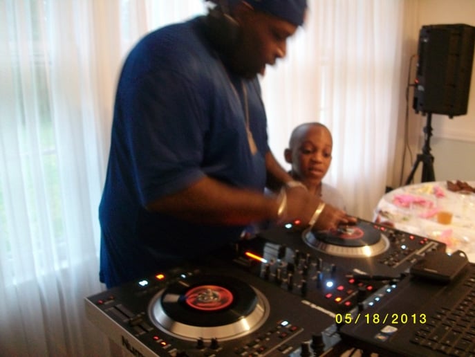 Gallery photo 3 of Dj Tnt
